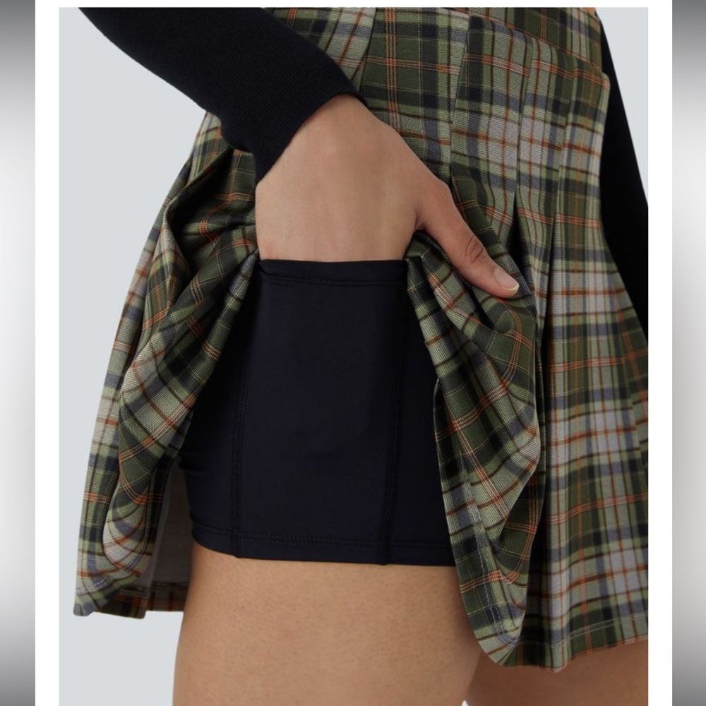 Halara high waisted 2 in 1 pocket green plaid pleated skirt - Picture 4 of 11